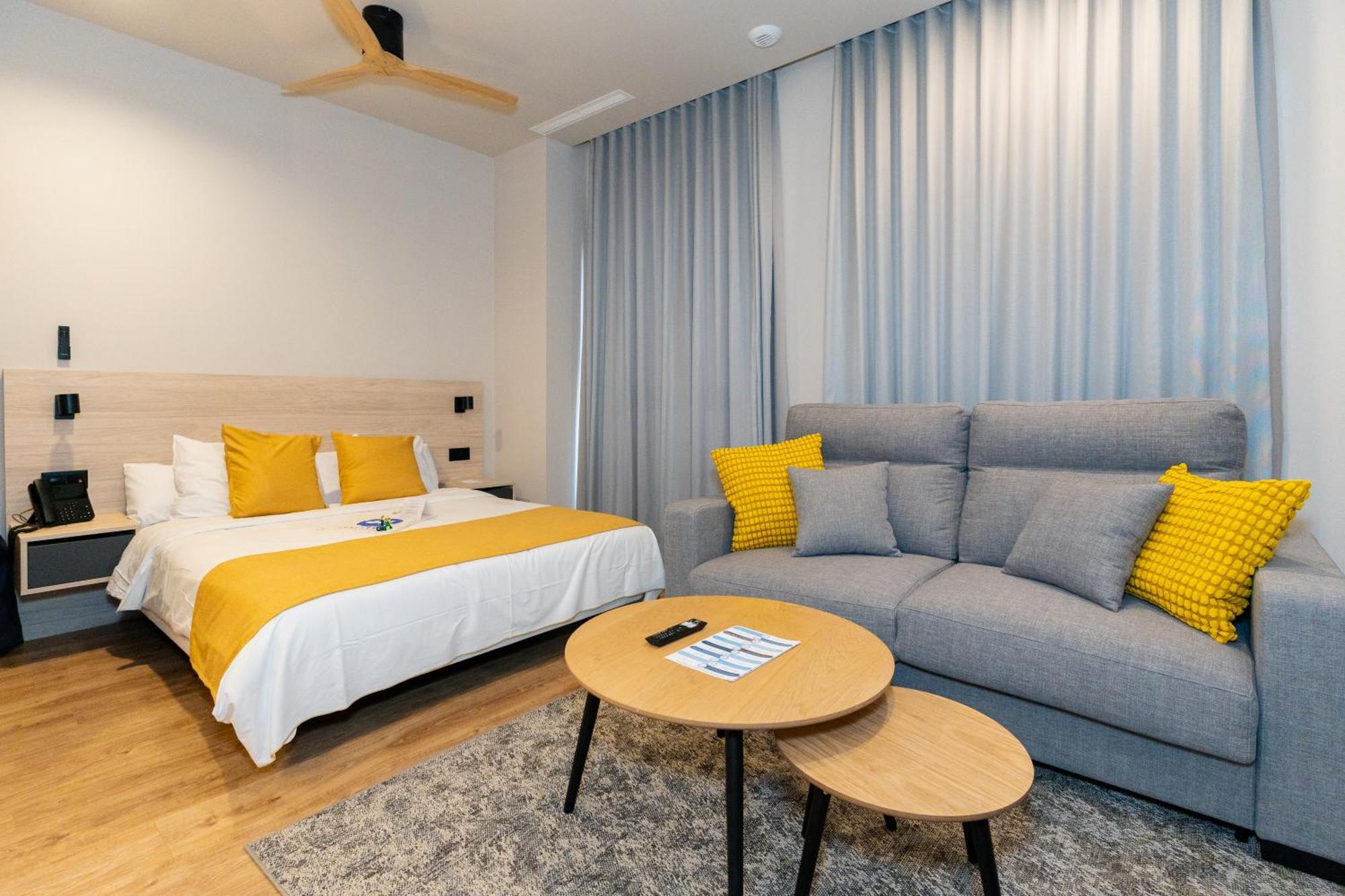 Dorm4You Arena 2 Valencia Exteriör bild